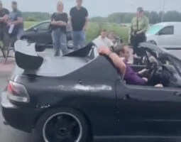 Deze jongens doen veel te stoer en vergeten vervolgens waar de rem zit!