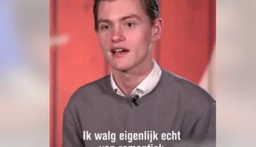 ‘Ik walg echt van romantiek.’ Reactie van zijn date is hilarisch!